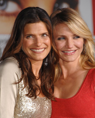 Cameron Diaz and Lake Bell at event of What Happens in Vegas (2008)