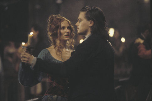 Still of Leonardo DiCaprio and Cameron Diaz in Niujorko gaujos (2002)