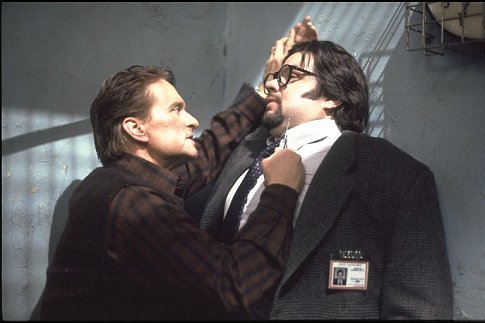 Still of Michael Douglas and Oliver Platt in Don't Say a Word (2001)