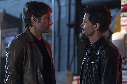 Still of David Duchovny and Rob Lowe in Nuodemingoji Kalifornija (2007)