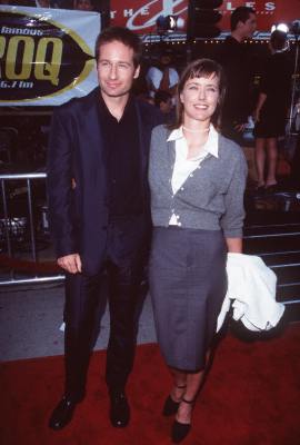 David Duchovny and Téa Leoni at event of The X Files (1998)