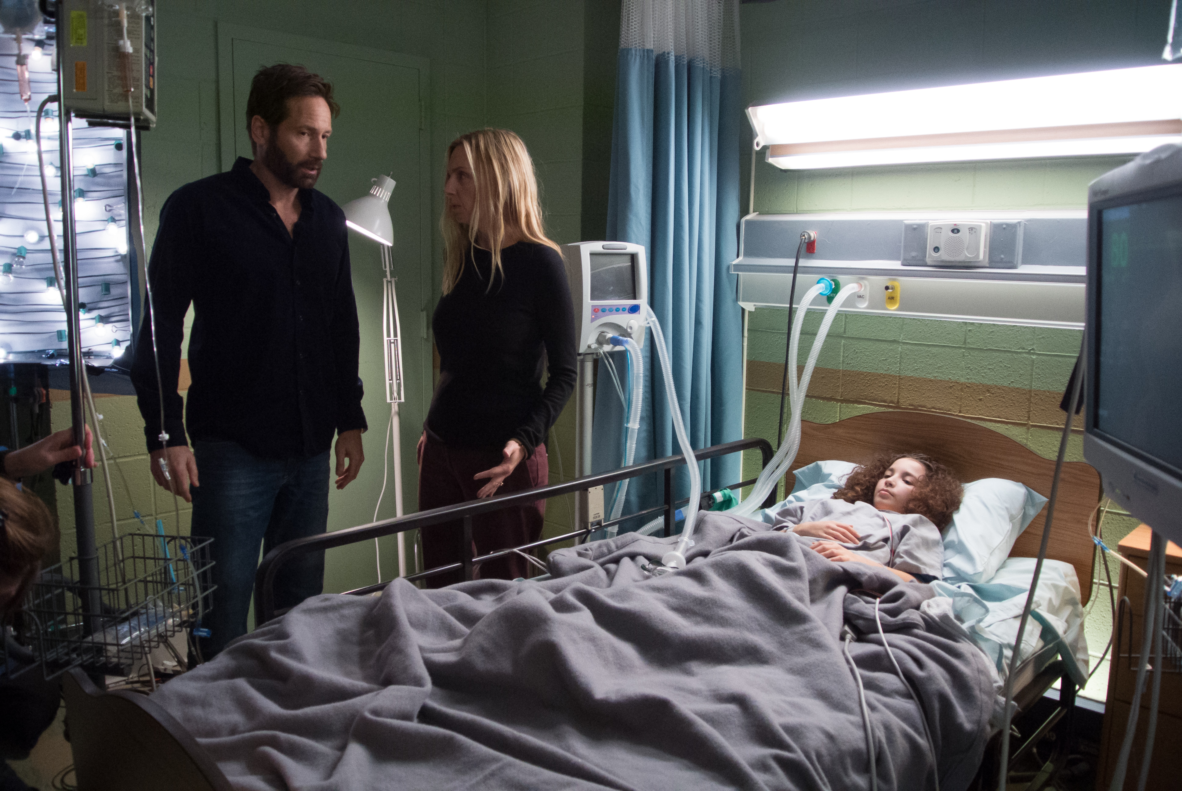 Still of David Duchovny, Hope Davis and Olivia Steele-Falconer in Louder Than Words (2013)