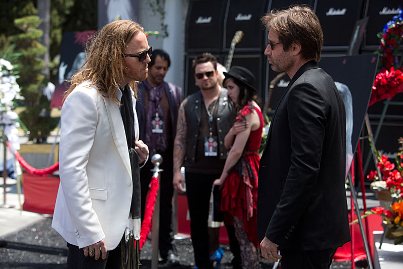 Still of David Duchovny and Tim Minchin in Nuodemingoji Kalifornija (2007)