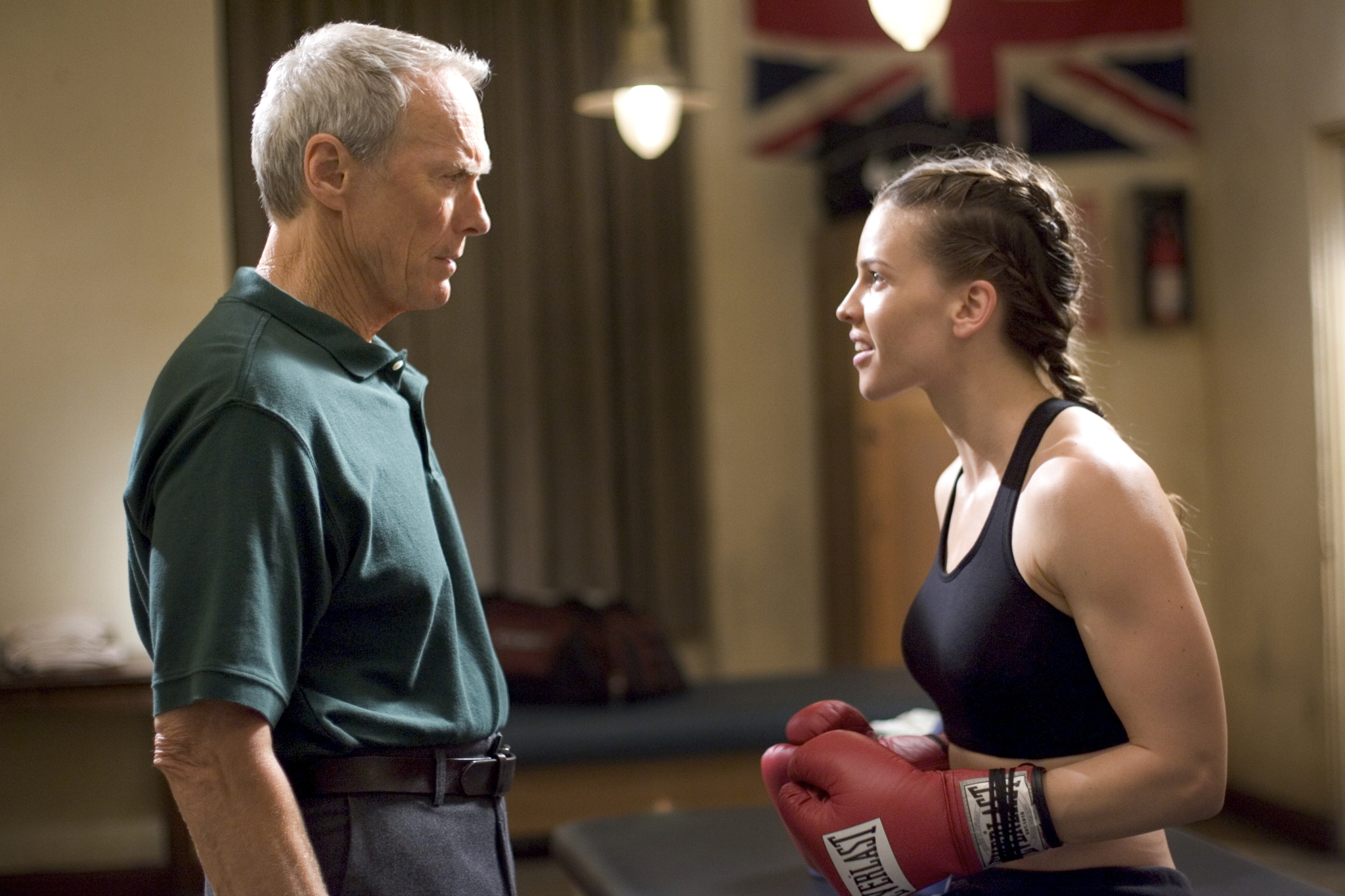 Still of Clint Eastwood and Hilary Swank in Mergina, verta milijono (2004)
