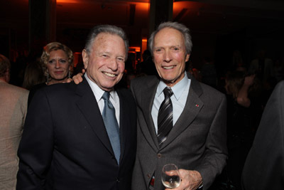 Clint Eastwood and Mace Neufeld at event of Nenugalimas (2009)