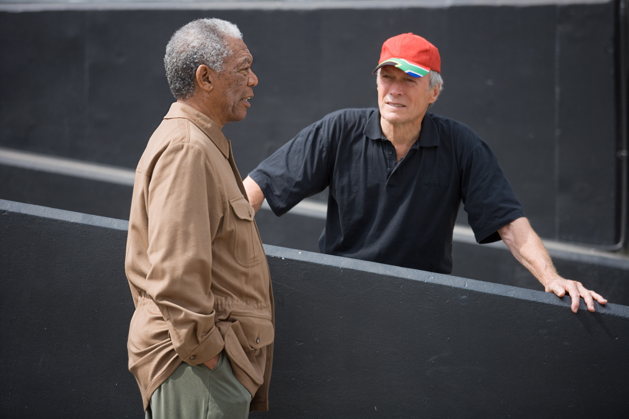 Still of Clint Eastwood and Morgan Freeman in Nenugalimas (2009)