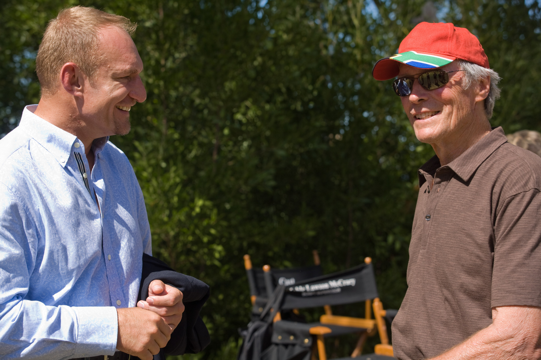 Still of Clint Eastwood and Francois Pienaar in Nenugalimas (2009)