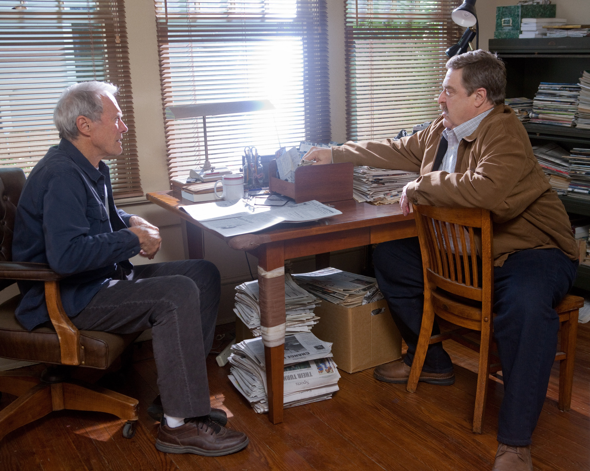 Still of Clint Eastwood and John Goodman in Trouble with the Curve (2012)