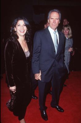 Clint Eastwood and Dina Eastwood at event of Midnight in the Garden of Good and Evil (1997)