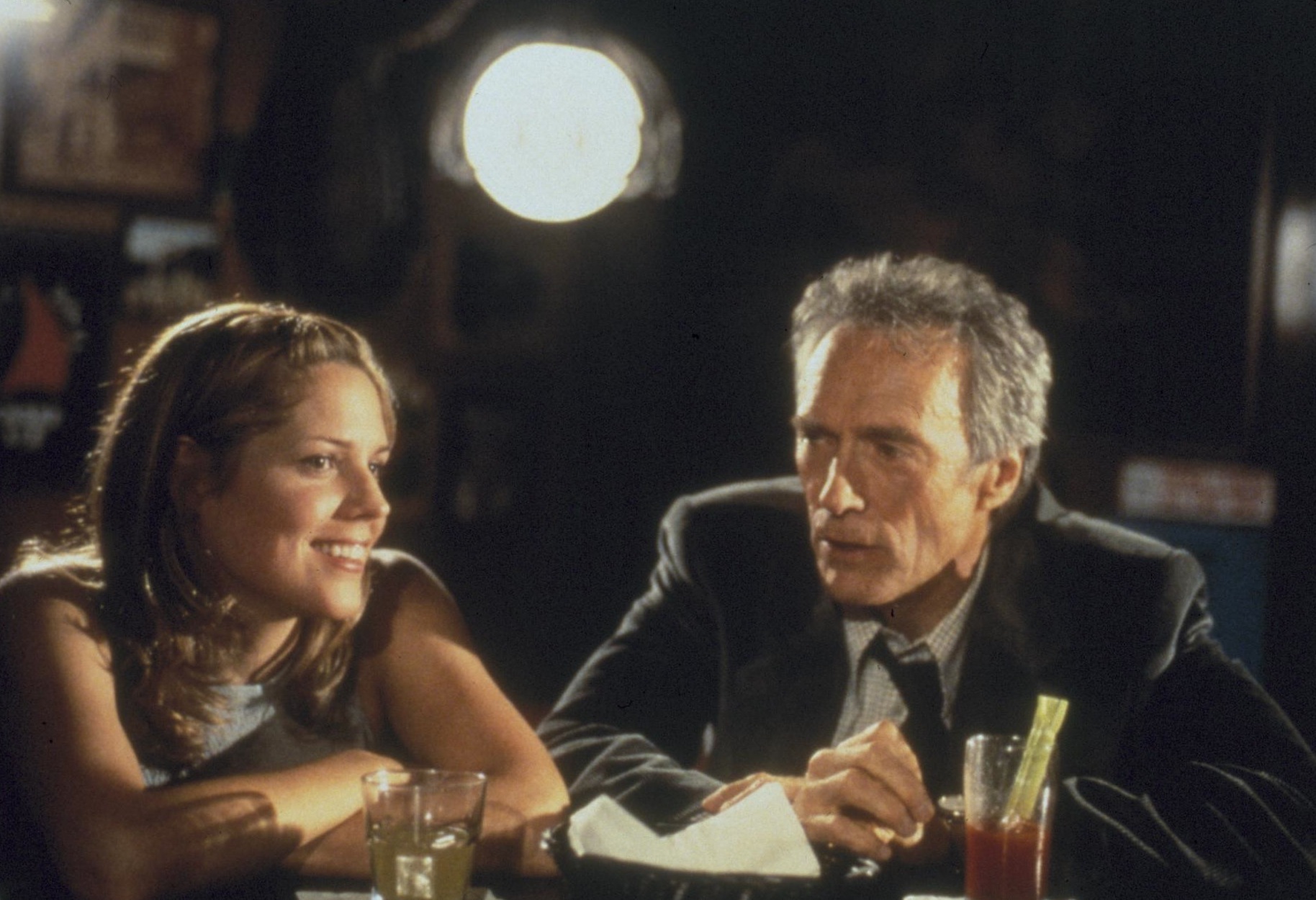 Still of Clint Eastwood and Mary McCormack in True Crime (1999)