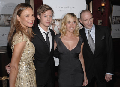 Ralph Fiennes, Lena Olin, Kate Winslet and David Kross at event of Skaitovas (2008)