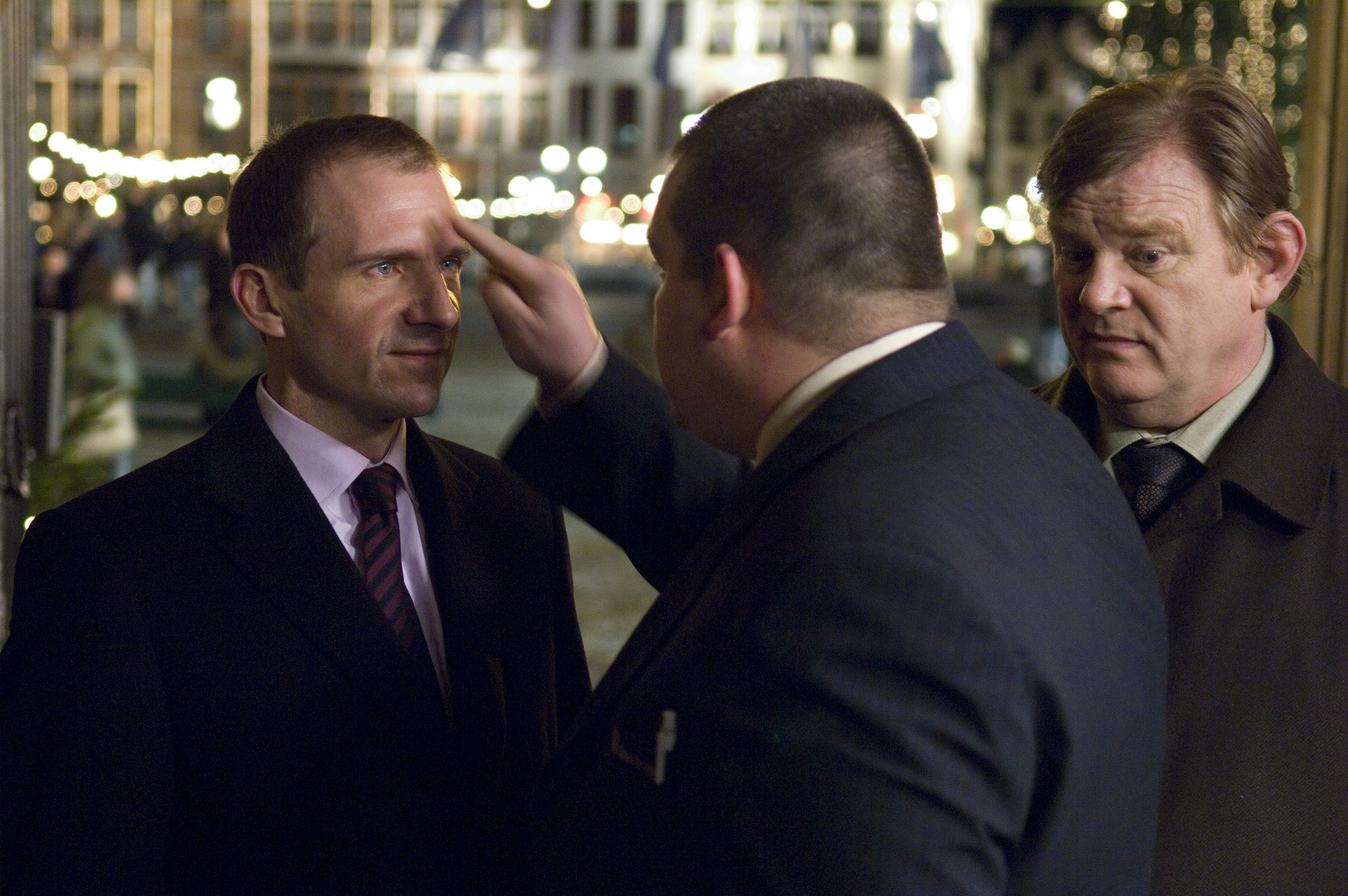 Still of Ralph Fiennes, Brendan Gleeson and Rudy Blomme in Reikalai Briugeje (2008)