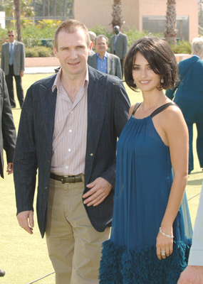 Ralph Fiennes and Penélope Cruz at event of Chromophobia (2005)
