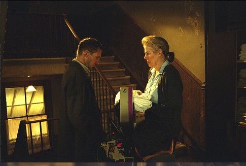 Still of Ralph Fiennes and Lynn Redgrave in Spider (2002)