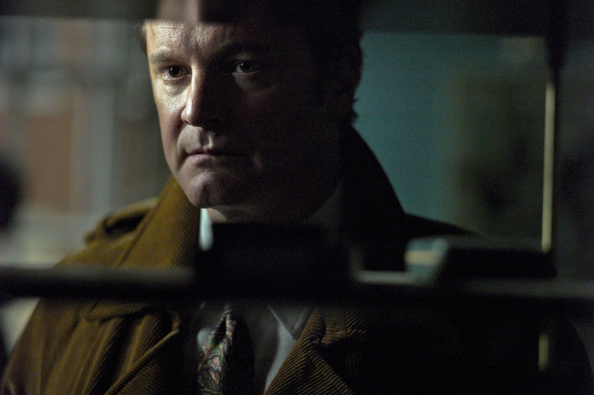 Still of Colin Firth in Bastunas, Siuvejas, Kareivis, Snipas (2011)