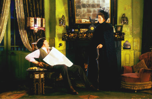 Still of Colin Firth and Emma Thompson in Nanny McPhee (2005)