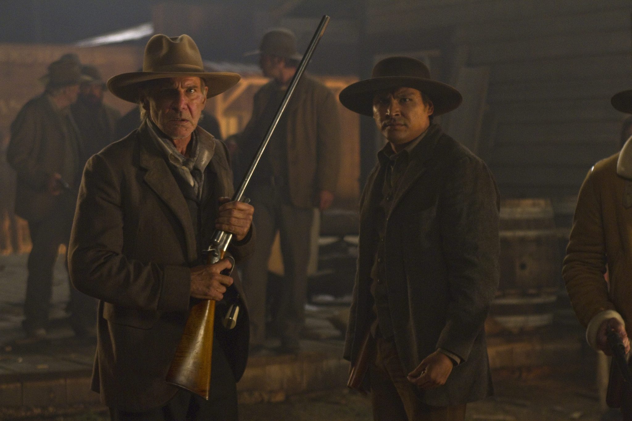 Still of Harrison Ford and Adam Beach in Kaubojai ir ateiviai (2011)