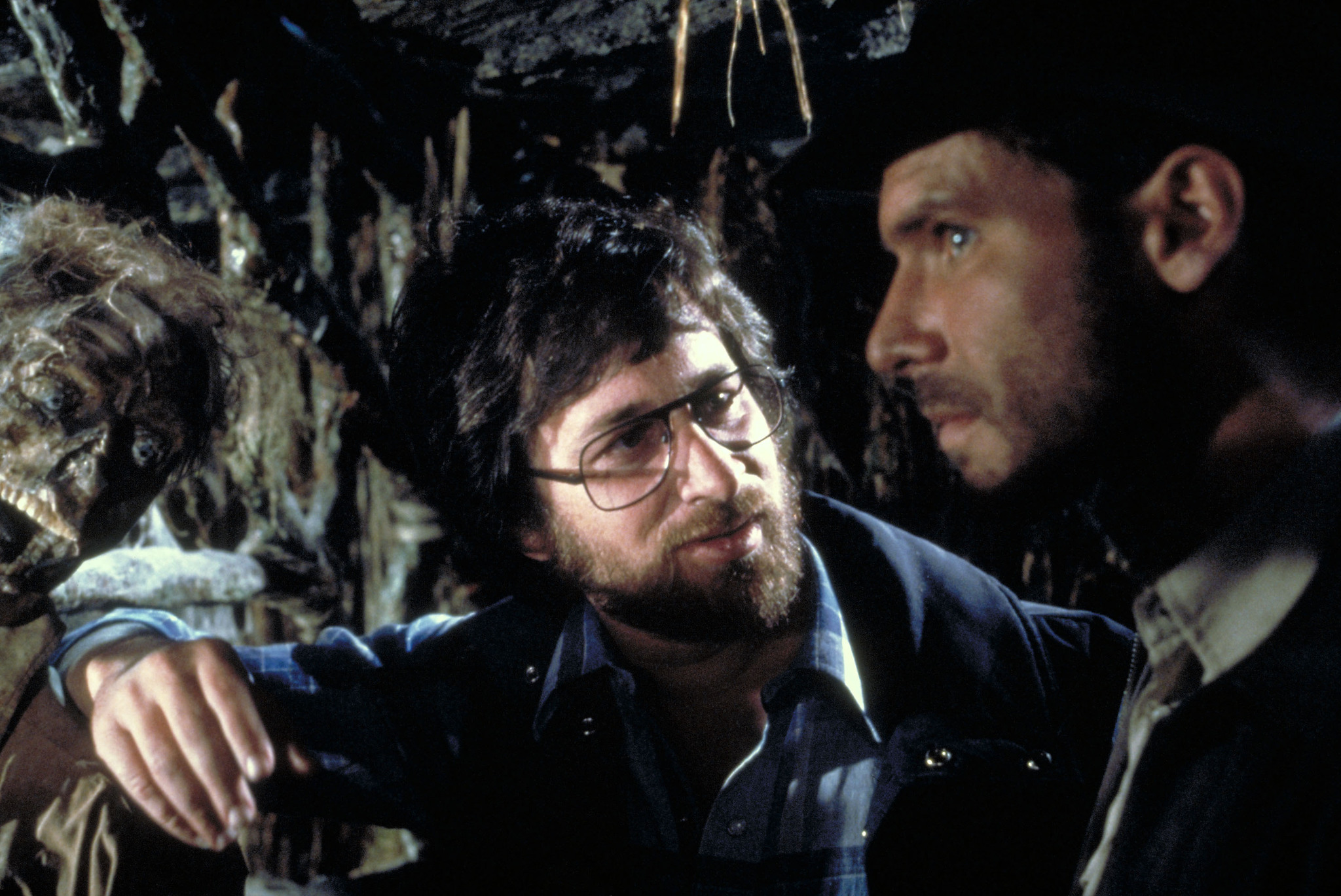 Still of Harrison Ford and Steven Spielberg in Indiana Dzounsas ir dingusios Sandoros skrynios ieskotojai (1981)