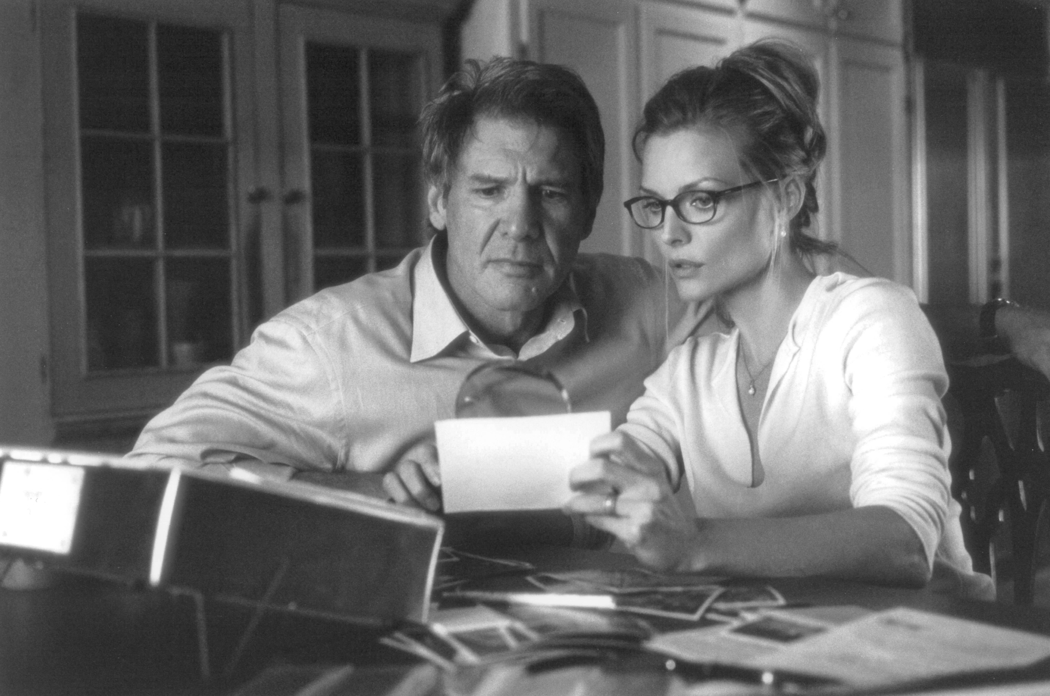 Still of Harrison Ford and Michelle Pfeiffer in What Lies Beneath (2000)