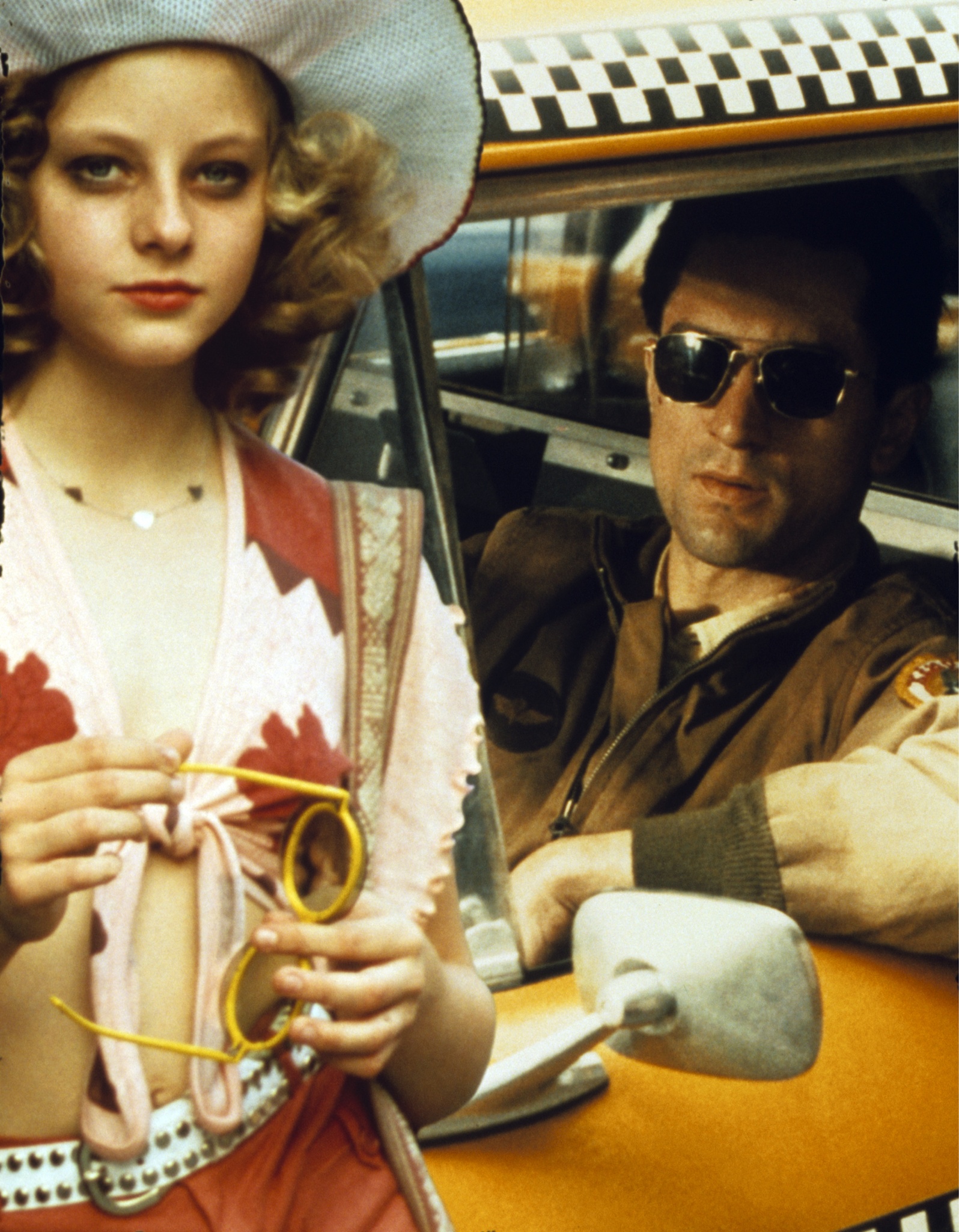 Still of Robert De Niro and Jodie Foster in Taxi Driver (1976)