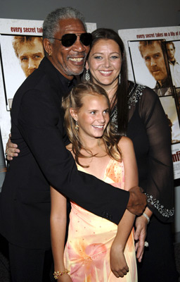 Morgan Freeman, Camryn Manheim and Becca Gardner at event of An Unfinished Life (2005)
