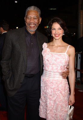 Morgan Freeman and Ashley Judd at event of High Crimes (2002)