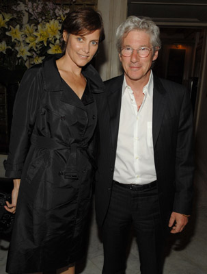 Richard Gere and Carey Lowell at event of The Hoax (2006)