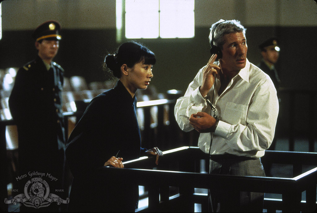 Still of Richard Gere and Bai Ling in Red Corner (1997)