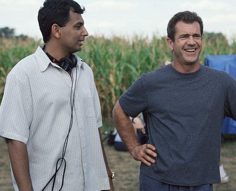 Mel Gibson and M. Night Shyamalan in Signs (2002)
