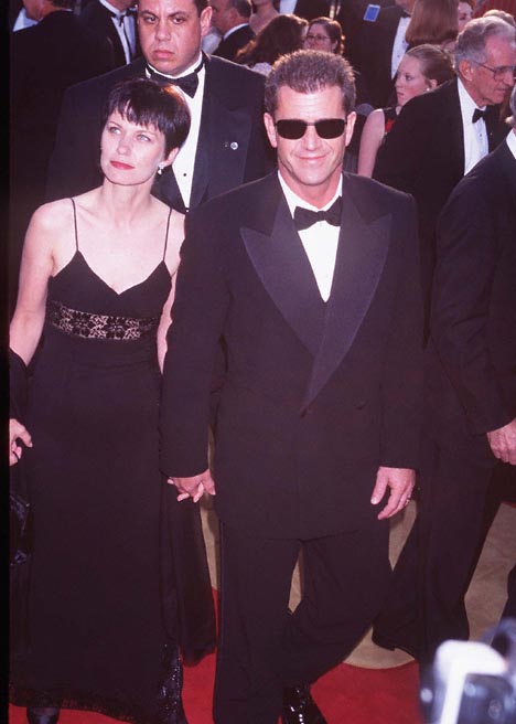 Mel Gibson at event of The 69th Annual Academy Awards (1997)