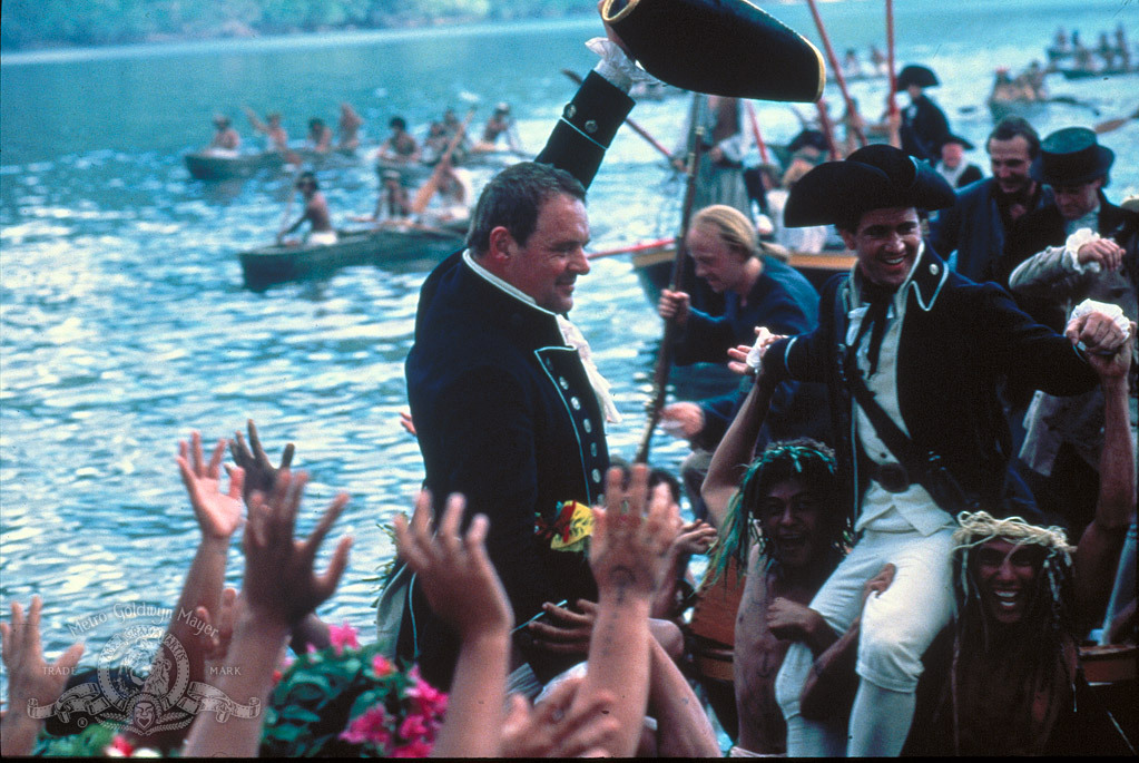 Still of Mel Gibson and Anthony Hopkins in The Bounty (1984)