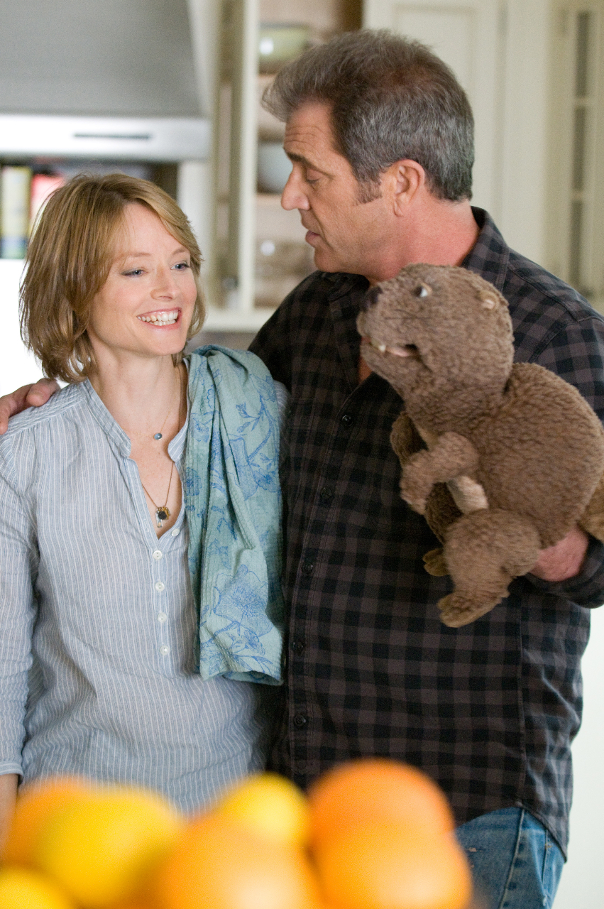 Still of Jodie Foster and Mel Gibson in The Beaver (2011)