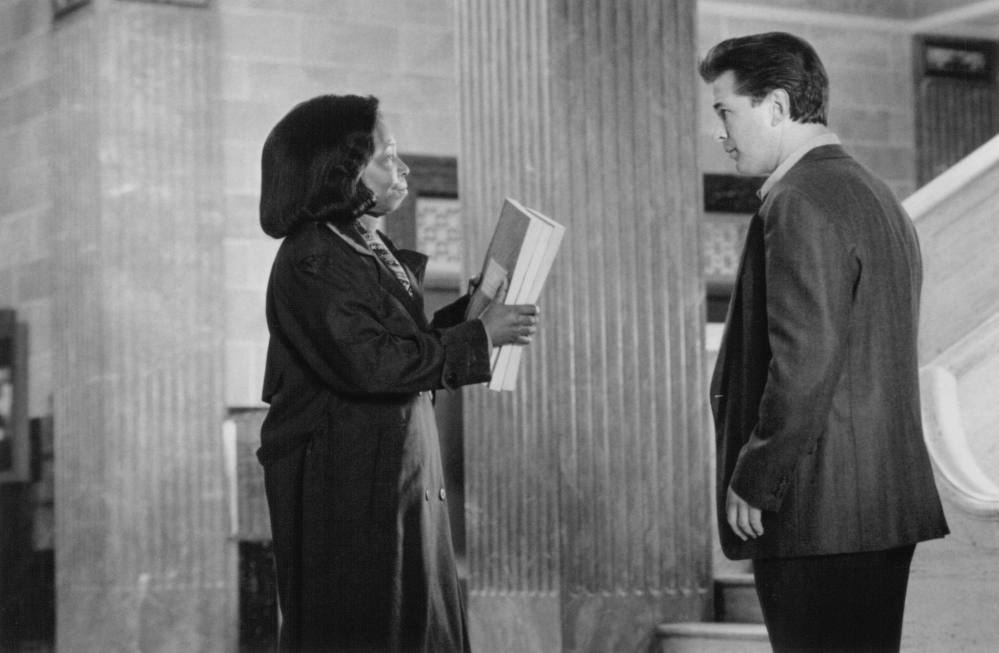 Still of Whoopi Goldberg and Alec Baldwin in Ghosts of Mississippi (1996)