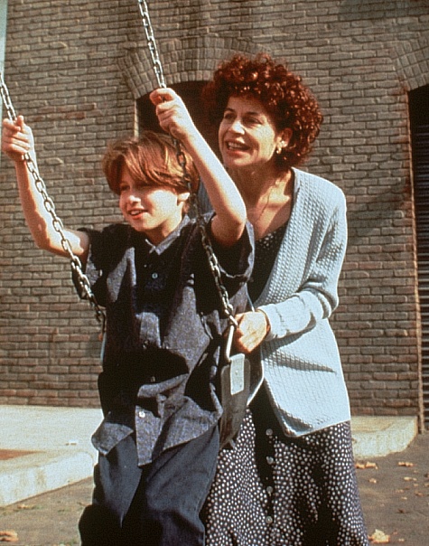 Still of Linda Hamilton and Noah Fleiss in A Mother's Prayer (1995)