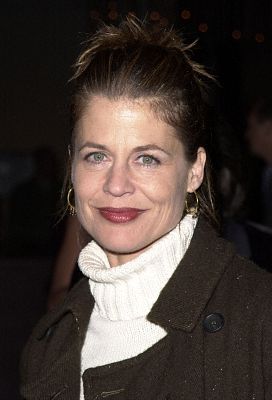 Linda Hamilton at event of A Girl Thing (2001)