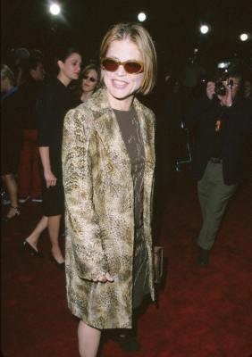 Linda Hamilton at event of Entrapment (1999)