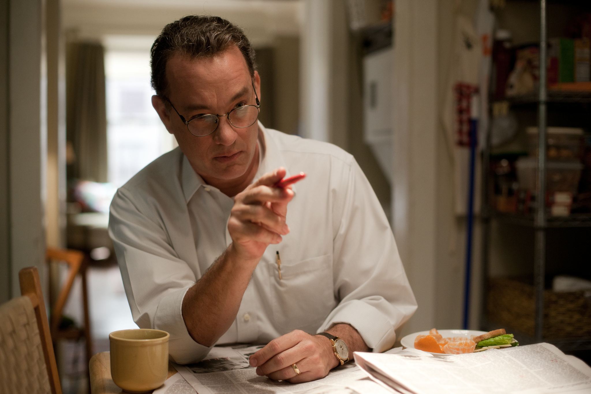 Still of Tom Hanks in Nepaprastai garsiai ir neitiketinai arti (2011)