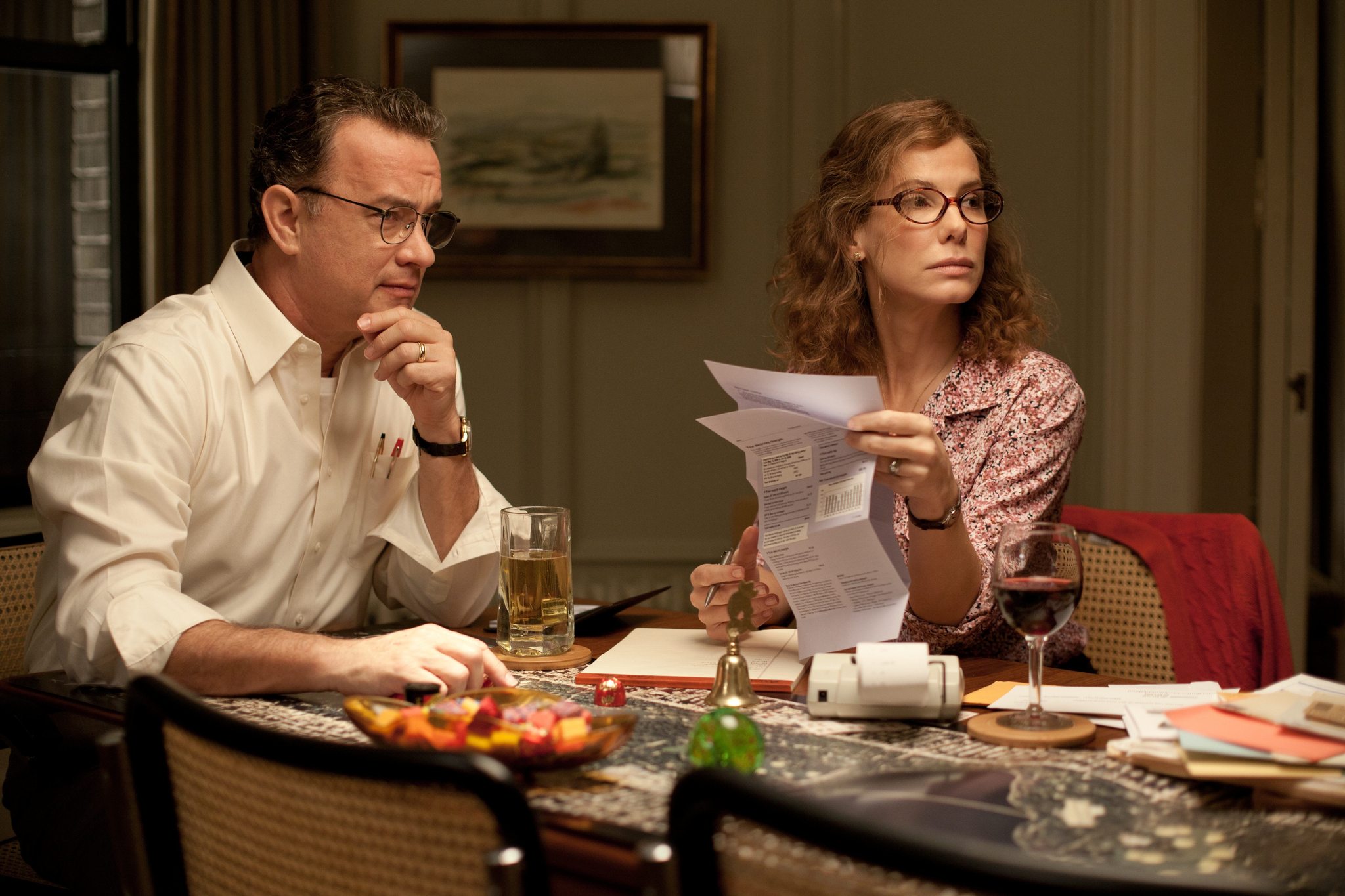Still of Sandra Bullock and Tom Hanks in Nepaprastai garsiai ir neitiketinai arti (2011)
