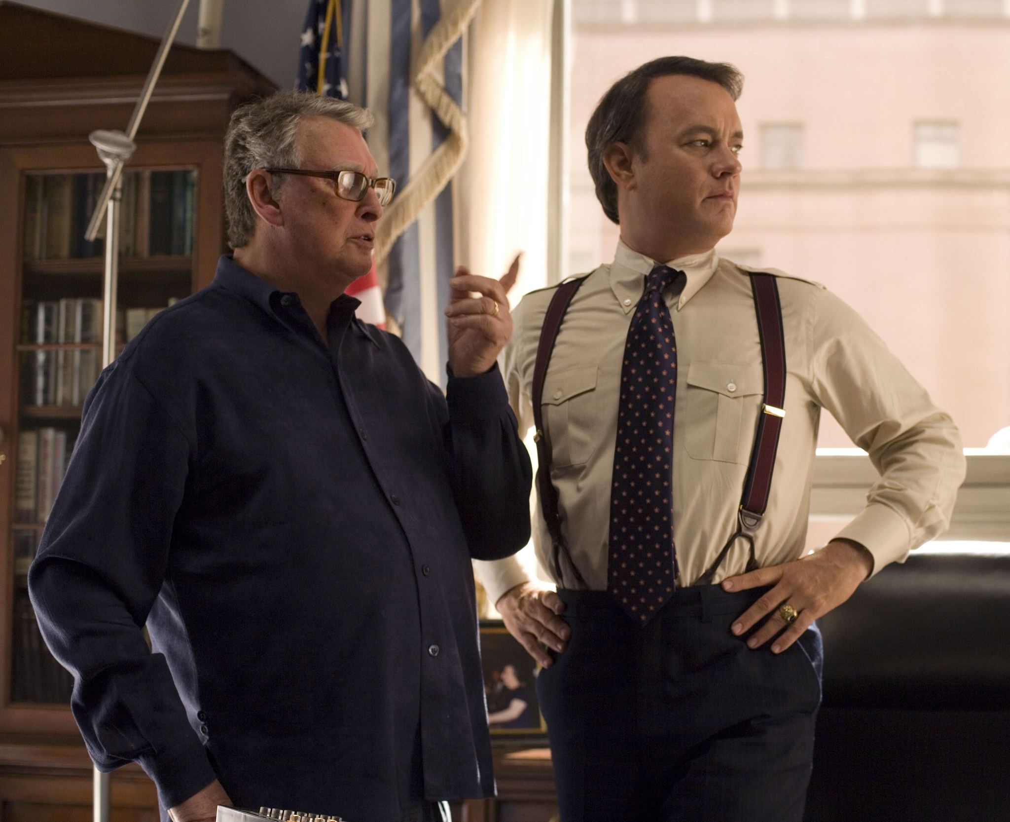 Still of Tom Hanks and Mike Nichols in Charlie Wilson's War (2007)