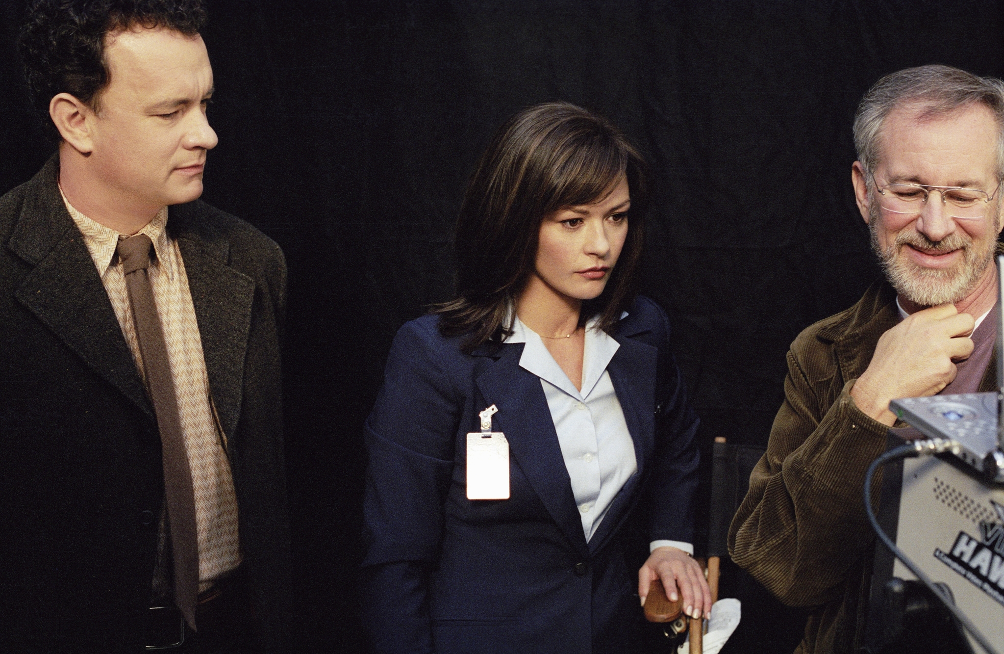 Still of Tom Hanks and Catherine Zeta-Jones in Terminalas (2004)