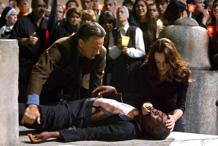 Still of Tom Hanks and Ayelet Zurer in Angels & Demons (2009)