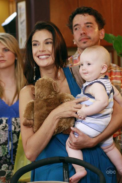 Still of Teri Hatcher in Nusivylusios namu seimininkes (2004)