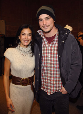 Teri Hatcher and Josh Hartnett at event of Resurrecting the Champ (2007)