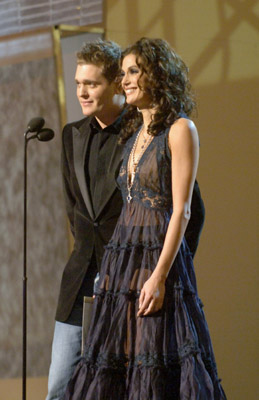 Teri Hatcher and Michael Bublé at event of The 48th Annual Grammy Awards (2006)