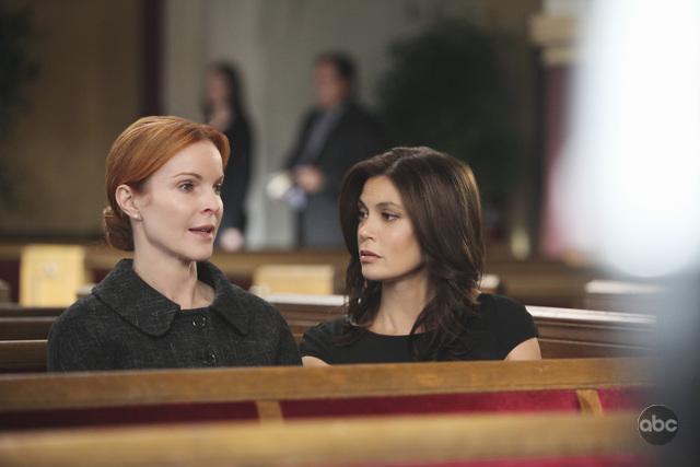 Still of Teri Hatcher and Marcia Cross in Nusivylusios namu seimininkes (2004)