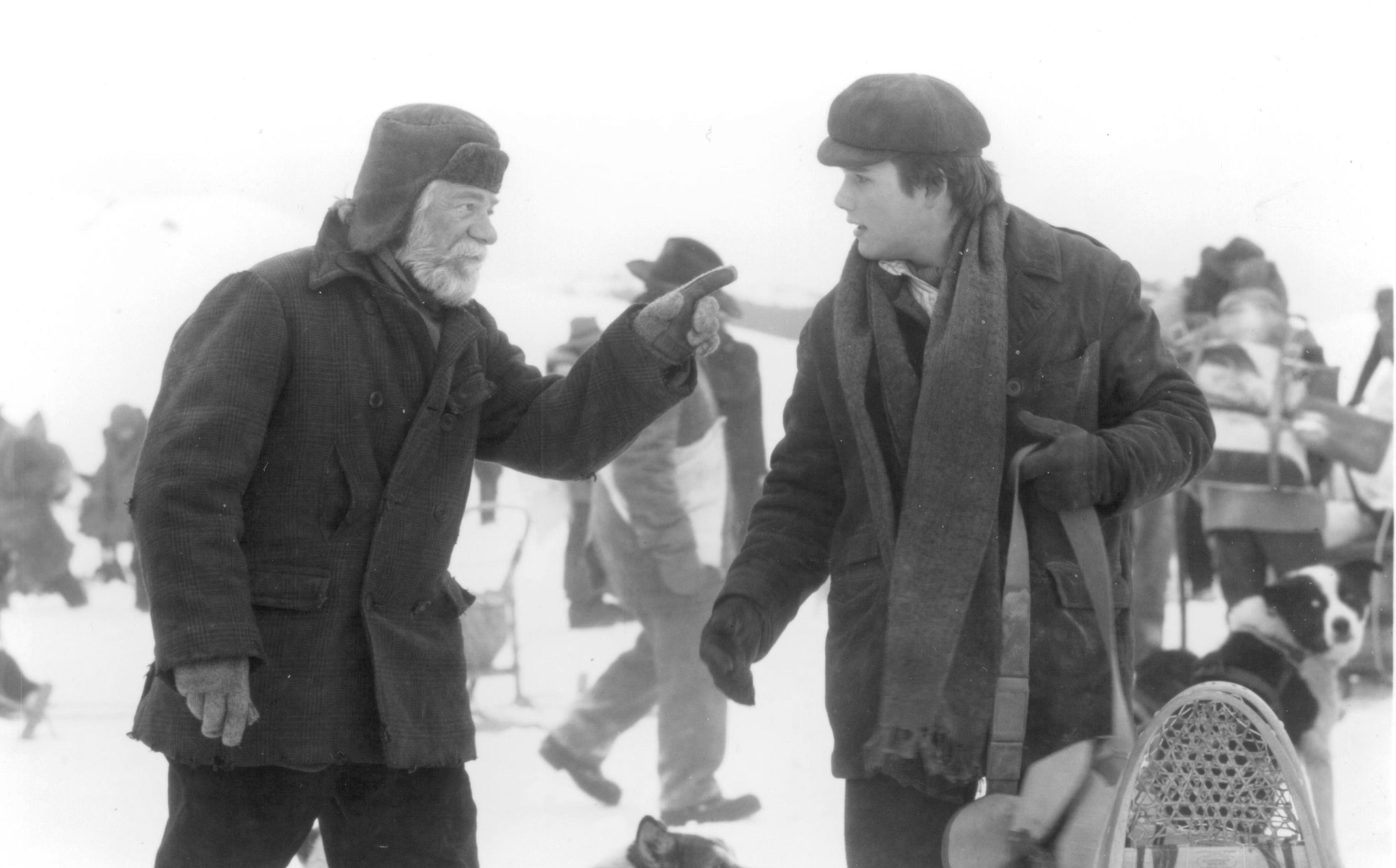 Still of Ethan Hawke and Seymour Cassel in White Fang (1991)