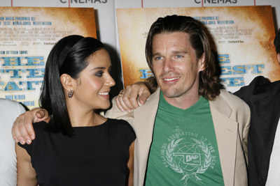 Ethan Hawke and Catalina Sandino Moreno at event of The Hottest State (2006)