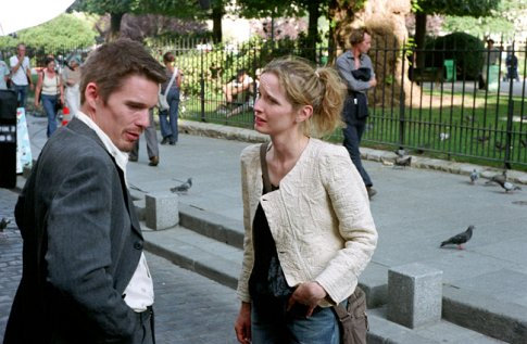 Still of Ethan Hawke and Julie Delpy in Pries saulelydi (2004)