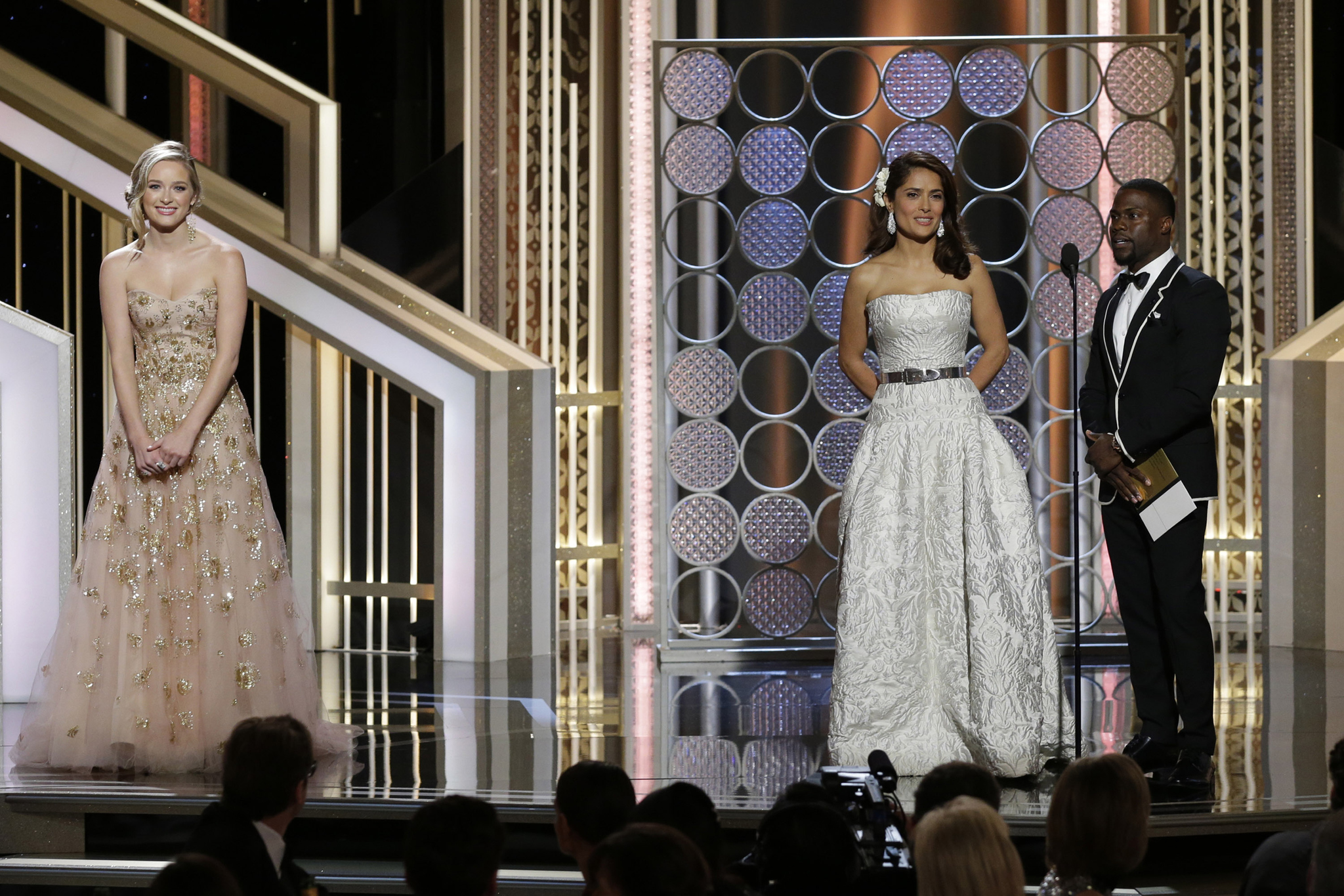 Salma Hayek, Kevin Hart and Greer Grammer at event of 72nd Golden Globe Awards (2015)