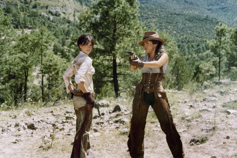 Still of Salma Hayek and Penélope Cruz in Bandites (2006)